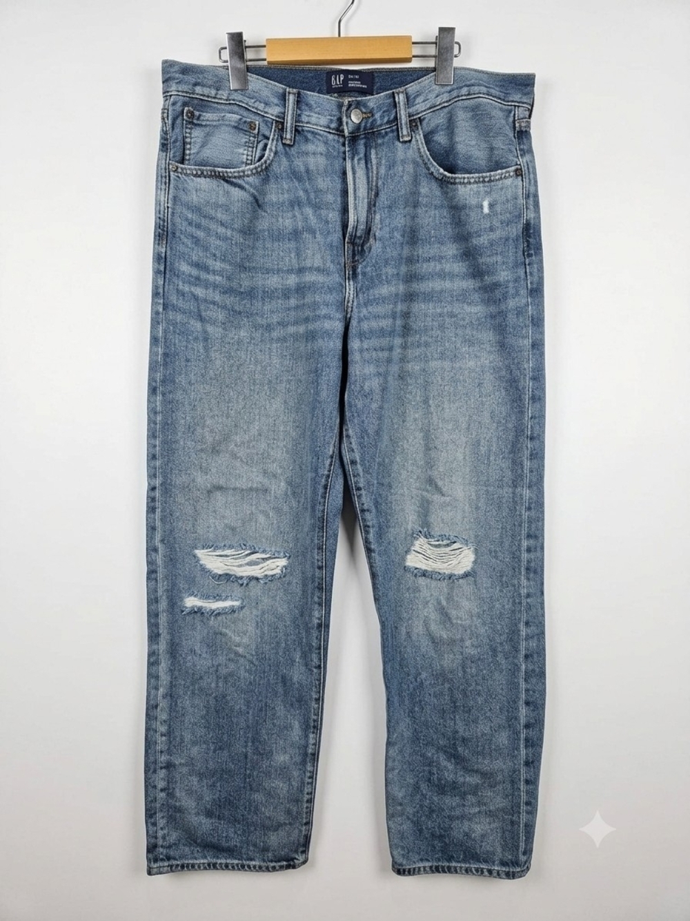 GAP Blue Rippe Relaxed Jeans. Distessing On Knees And Pockets. Size 34x32
